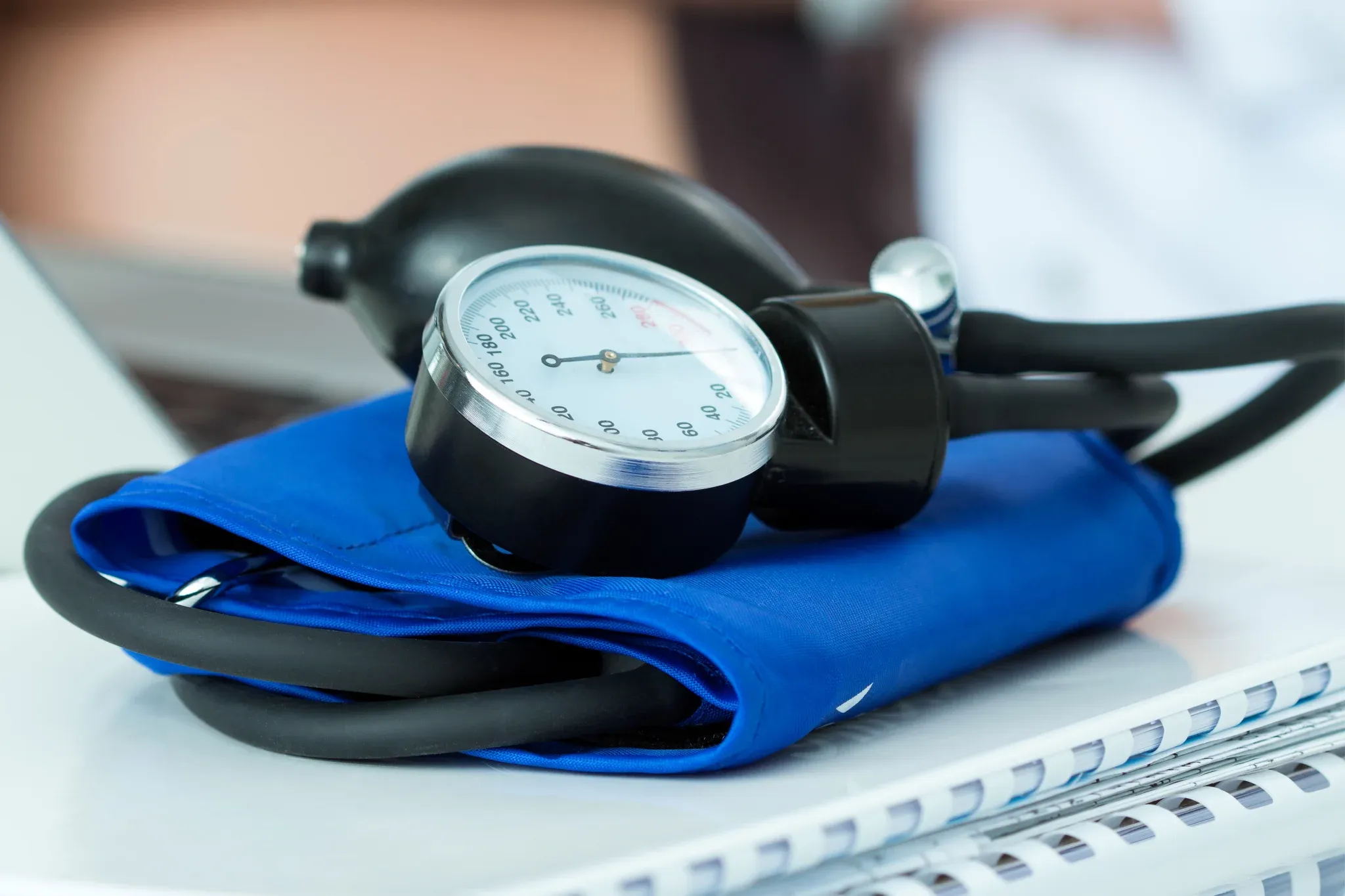 Prehrana za visok krvni tlak: Vodič za prirodnu regulaciju tlaka